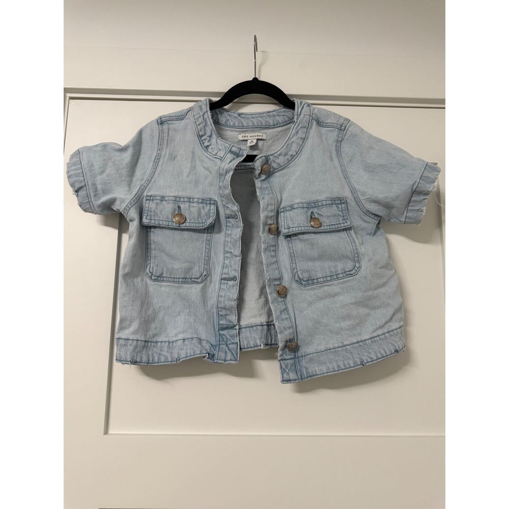 Free Assembly Light Wash Short Sleeve Cropped Denim Jacket XS FAEP1814SP26